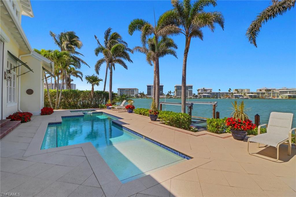 MOORINGS - Residential