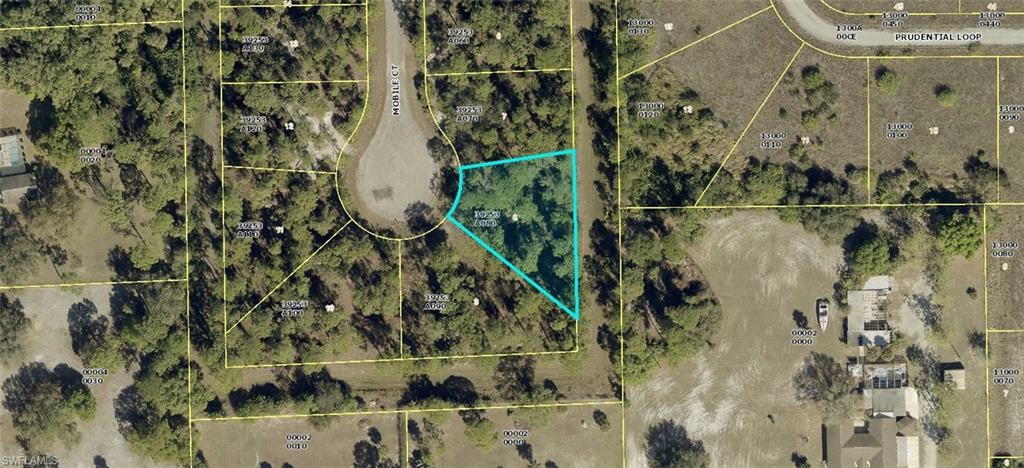 A spacious .33 acre lot in a low traffic area surrounded by privacy and nature. The area features several new construction homes. Ideal for building your future residence or investment property.