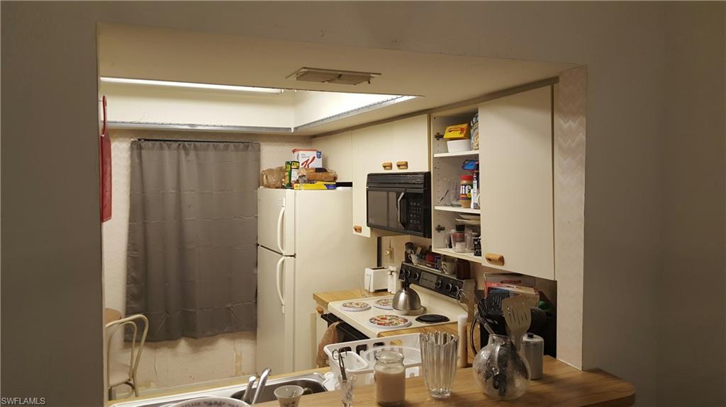 CLUB AT CRYSTAL LAKE CONDOMINIUM - Residential