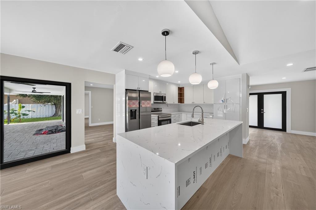 CAPE CORAL - Residential