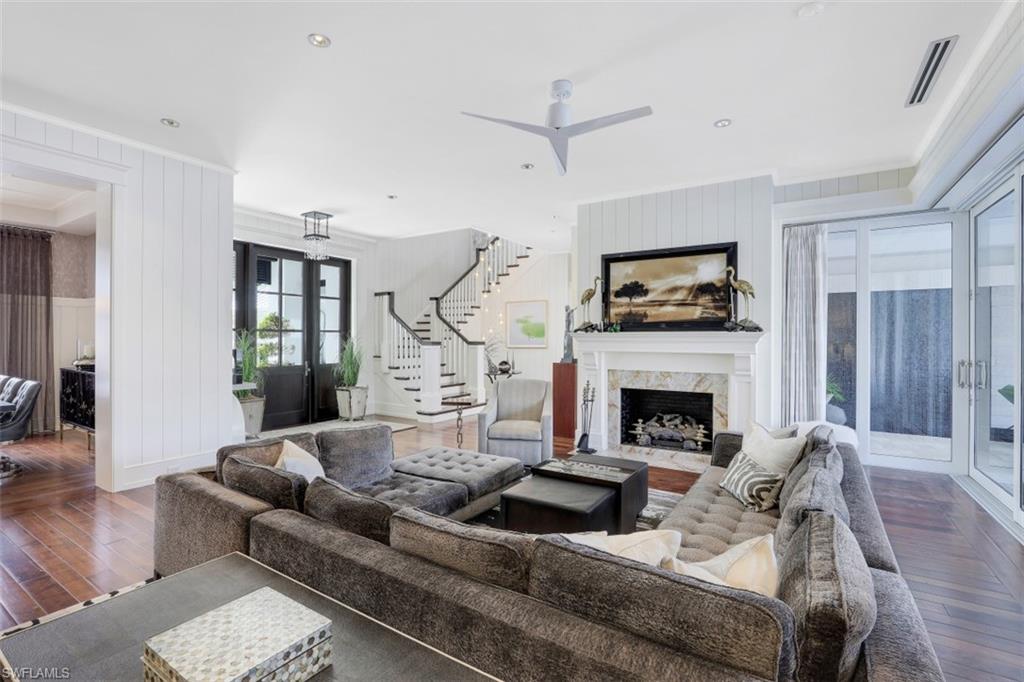 AQUALANE SHORES - Residential