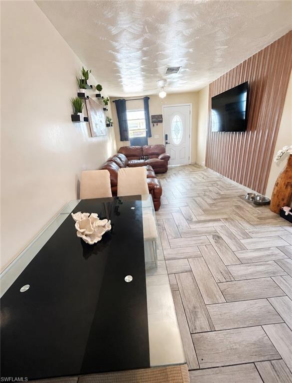 FORT MYERS SHORES - Residential