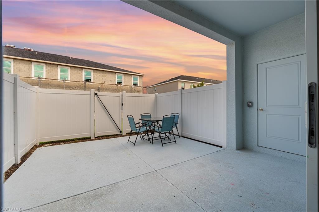 TUCKERS COVE - Residential