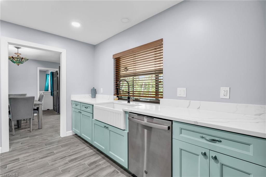 SANIBEL BAYOUS - Residential