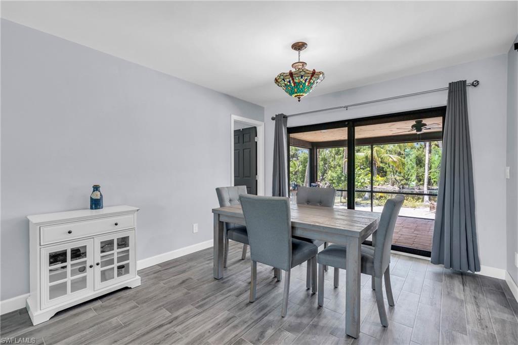 SANIBEL BAYOUS - Residential