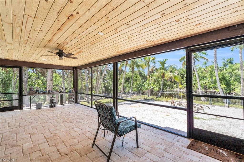 SANIBEL BAYOUS - Residential