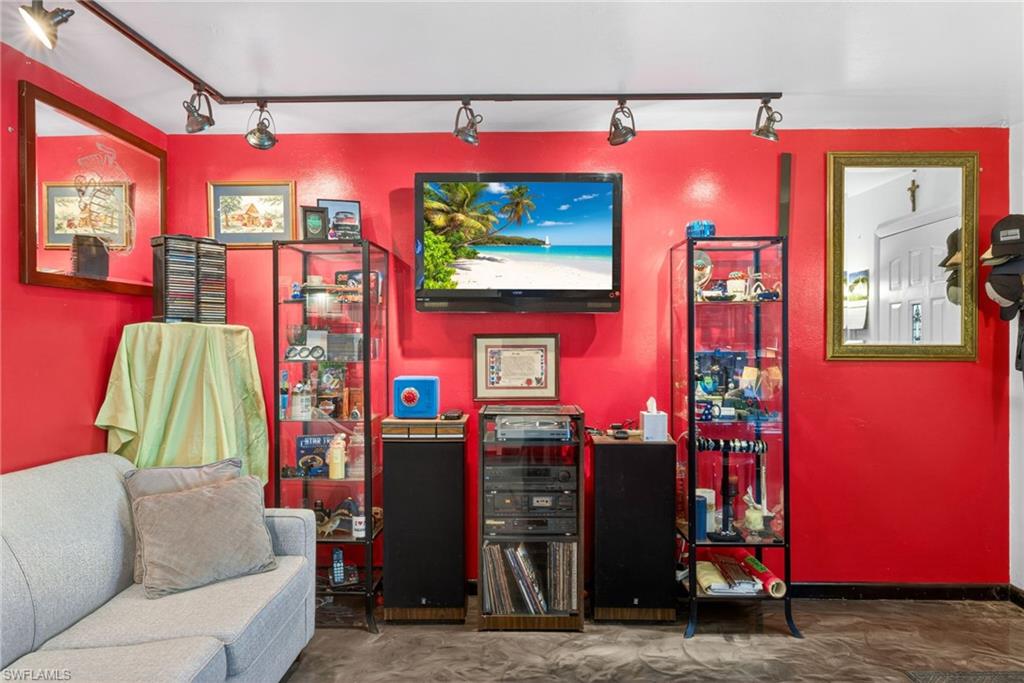 CAPE CORAL - Residential Income