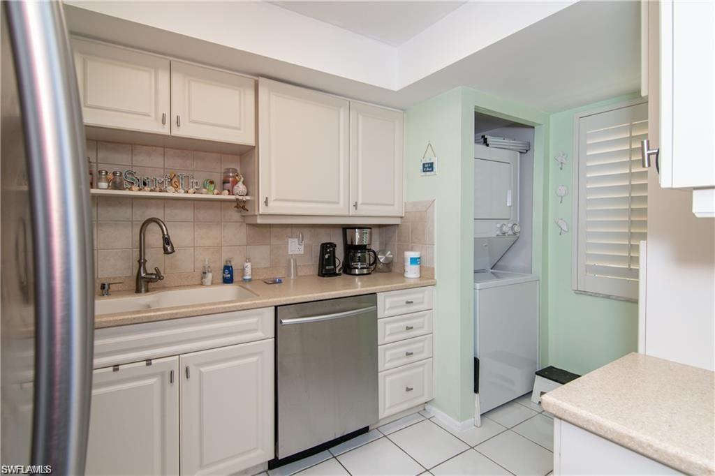 SORRENTO VILLAS - Residential Lease