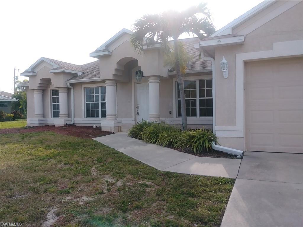 MUST SEE! 4 Bedroom / 2 Bath Pool Home w/Spa. Enjoy the large lanai overlooking the pool with Fenced in backyard. Conveniently located to shopping, schools with easy access to 41 and I75. Beautiful hardwood flooring accented by Italian over-sized marble flooring laid on a diagonal throughout the rest of this wonderful Home!