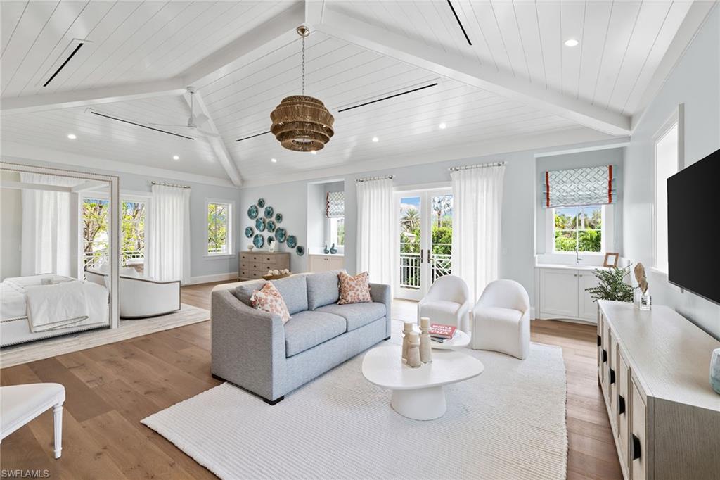 SABRE CAY - Residential