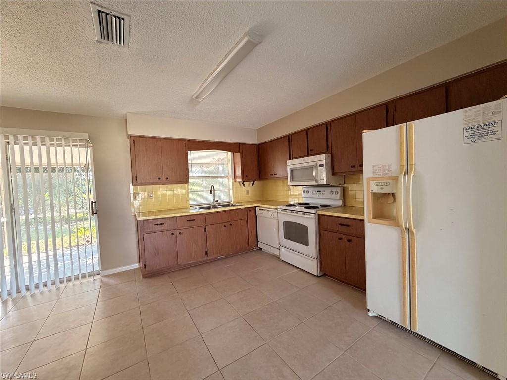 SAN CARLOS PARK - Residential Lease