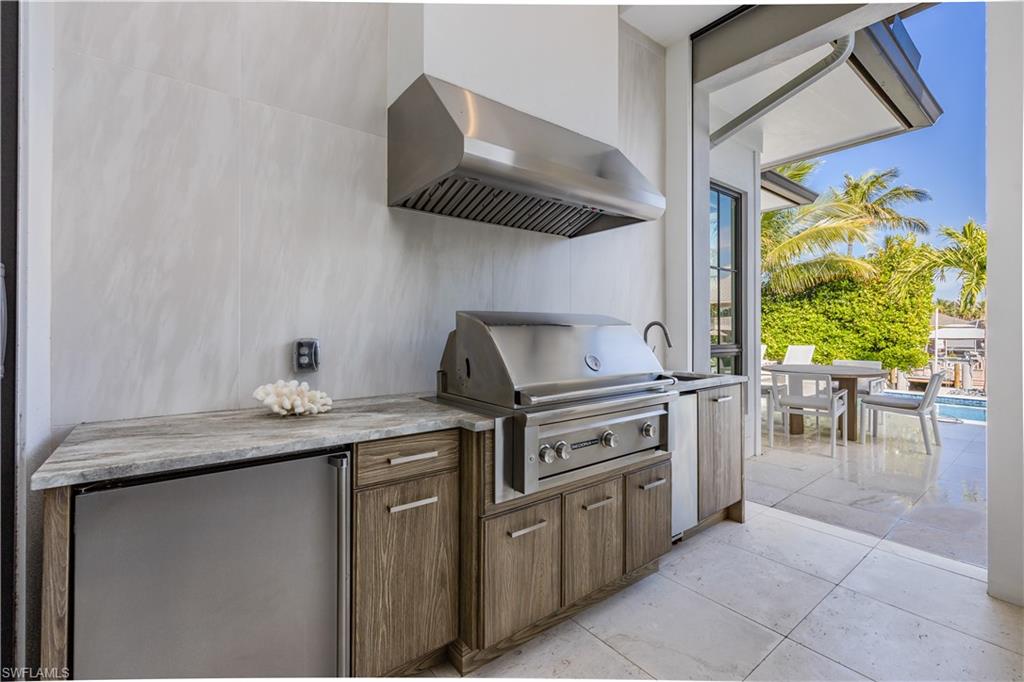 GOLDEN SHORES - Residential