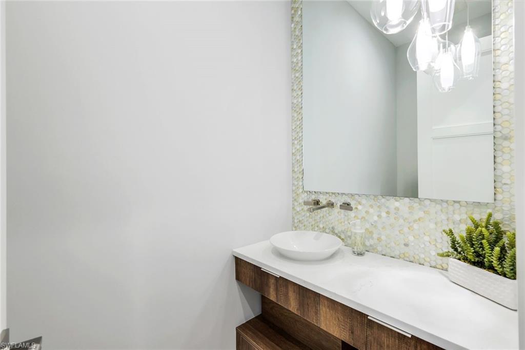 GOLDEN SHORES - Residential