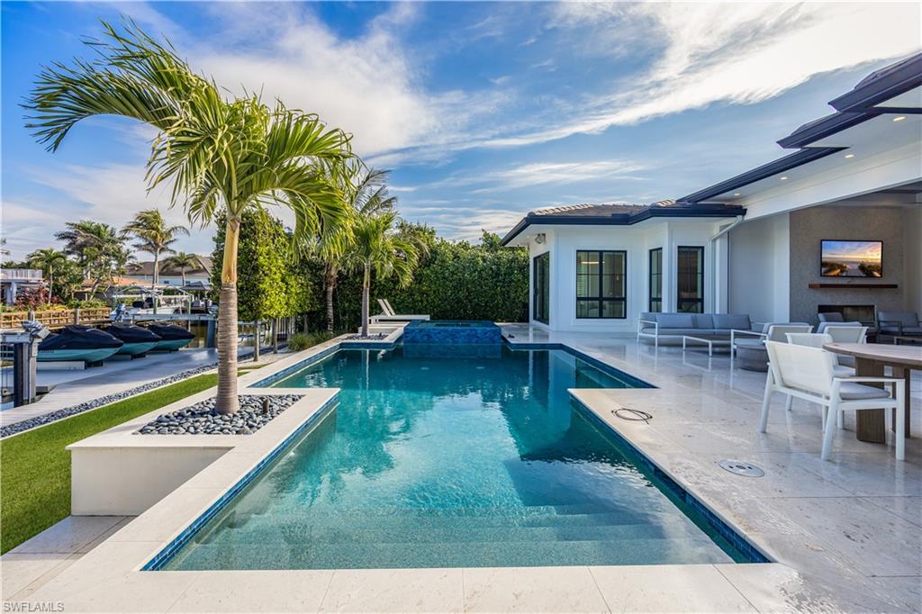 GOLDEN SHORES - Residential