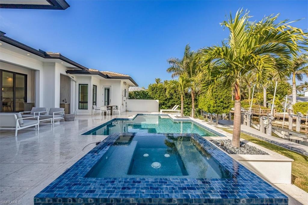 GOLDEN SHORES - Residential