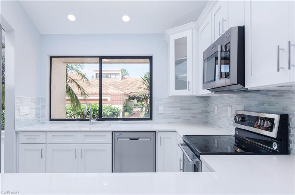 BAY VILLAS - Residential