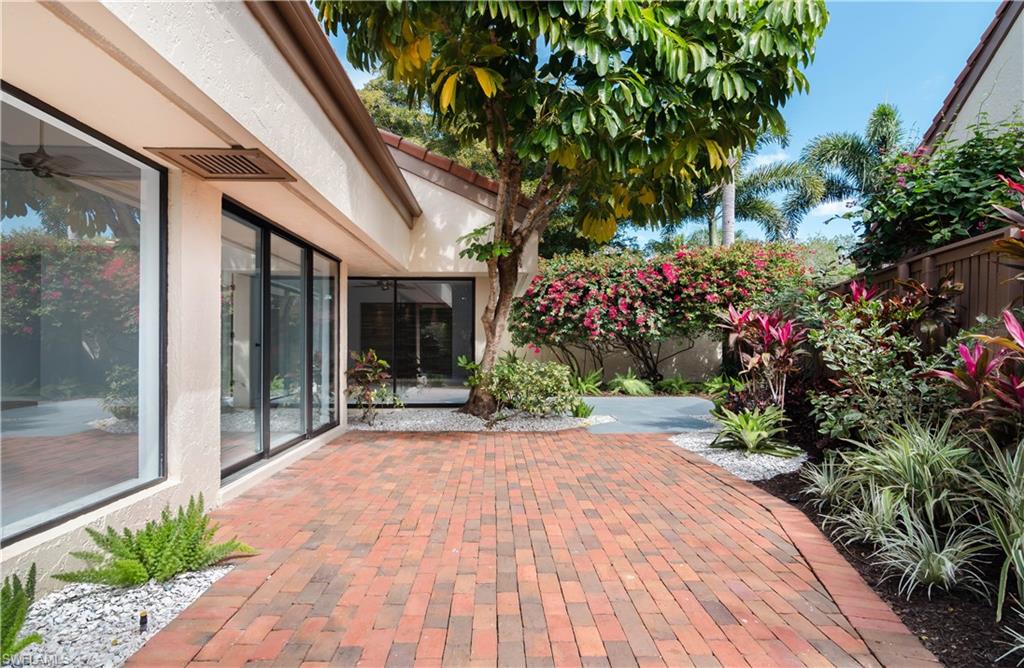 BAY VILLAS - Residential