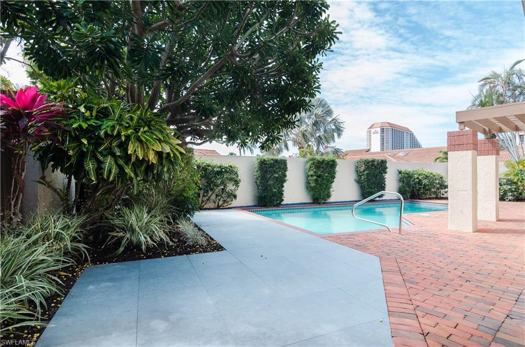 BAY VILLAS - Residential