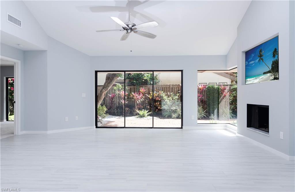 BAY VILLAS - Residential