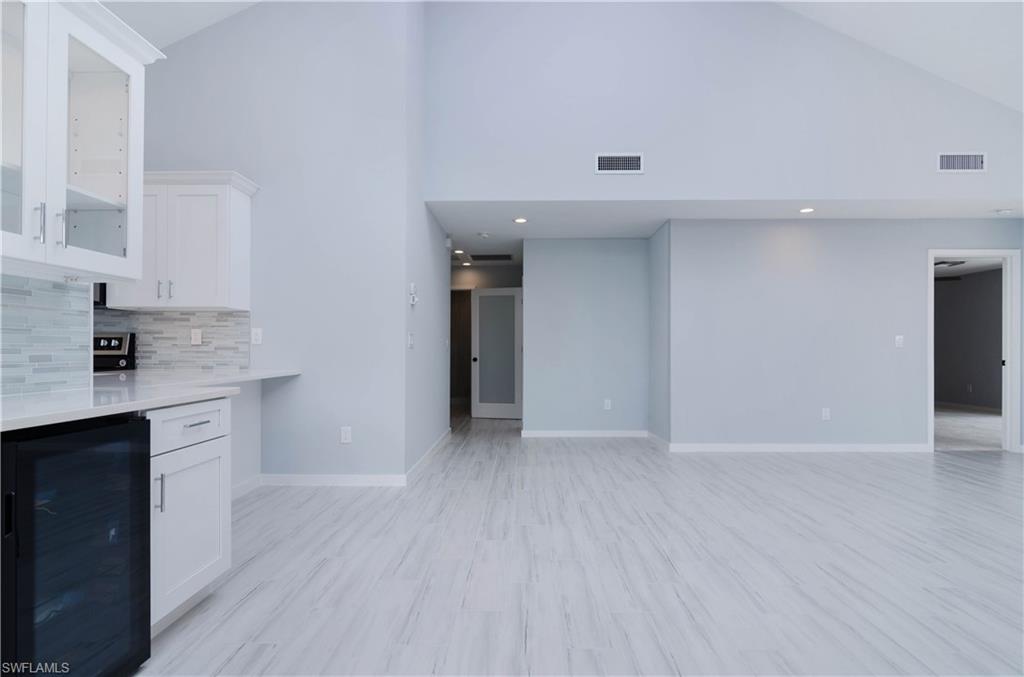 BAY VILLAS - Residential