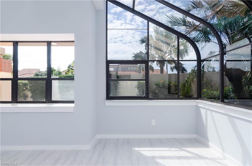 BAY VILLAS - Residential