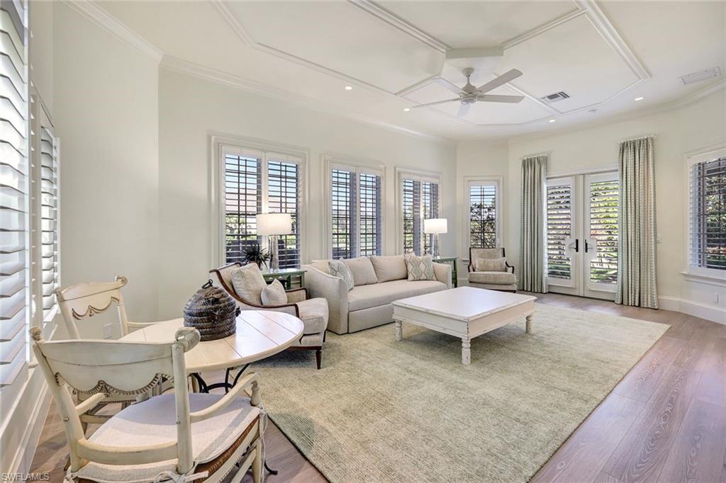BAY WOODS - Residential