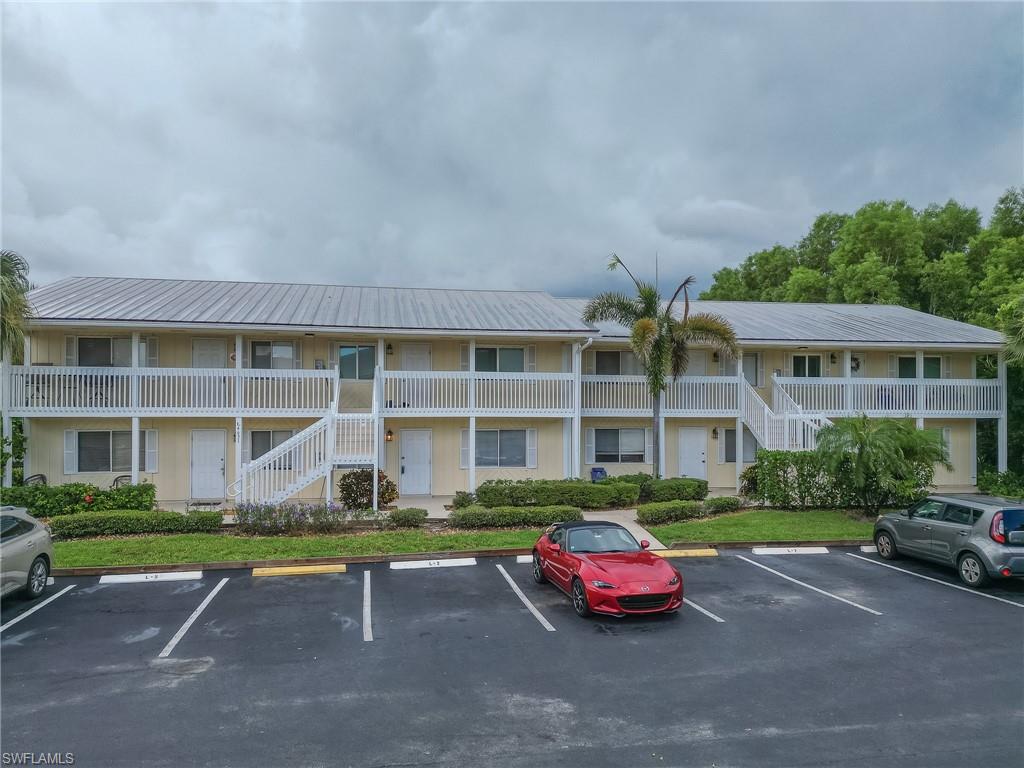 This 2-bedroom, 2-bathroom condo in Abaco Bay offers exceptional value and convenience in Naples. Situated on the first floor, this property is perfect as a vacation home or investment opportunity. Tile floor throughout and granite kitchen counters. Abaco Bay, is a charming "Key West" style community off Bayshore Drive. Enjoy proximity to Naples’ famous beaches, 5th Avenue's dining and shopping, and major attractions like the Naples Botanical Garden and Celebration Park. This condo is ideally located near shopping centers, churches, hospitals, restaurants, and entertainment options.
