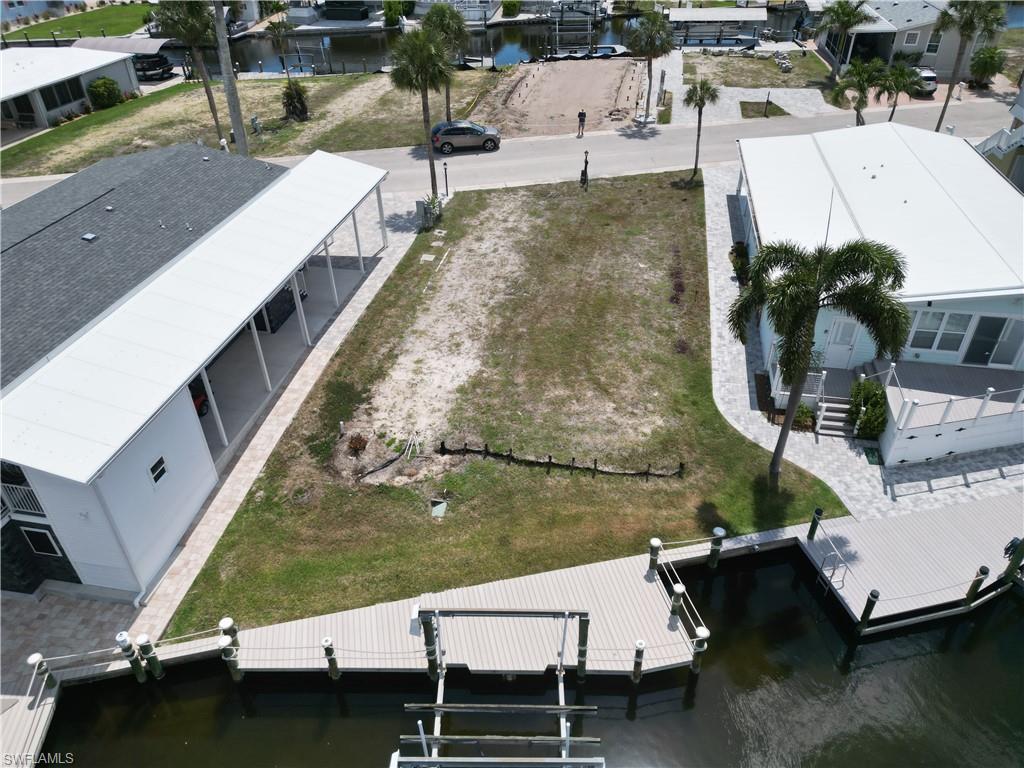 BAYSIDE ESTATES - Land