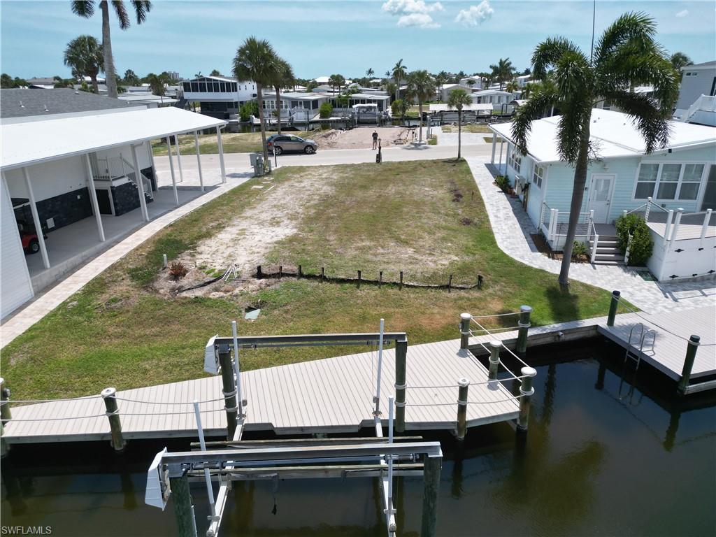 BAYSIDE ESTATES - Land
