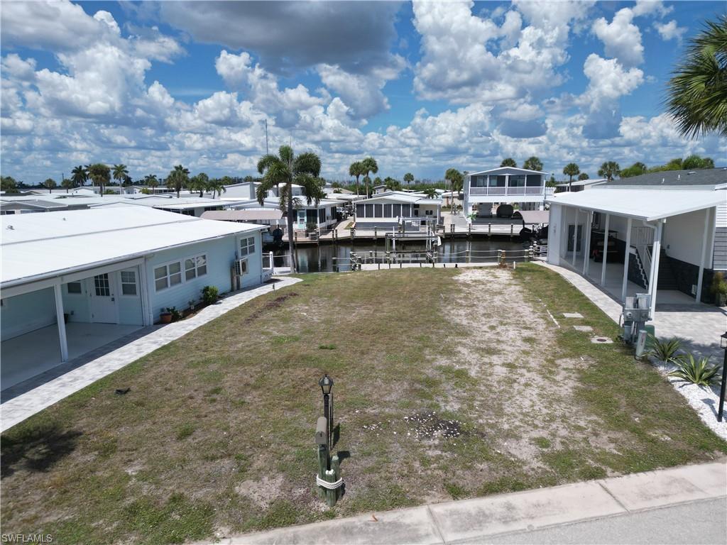 BAYSIDE ESTATES - Land