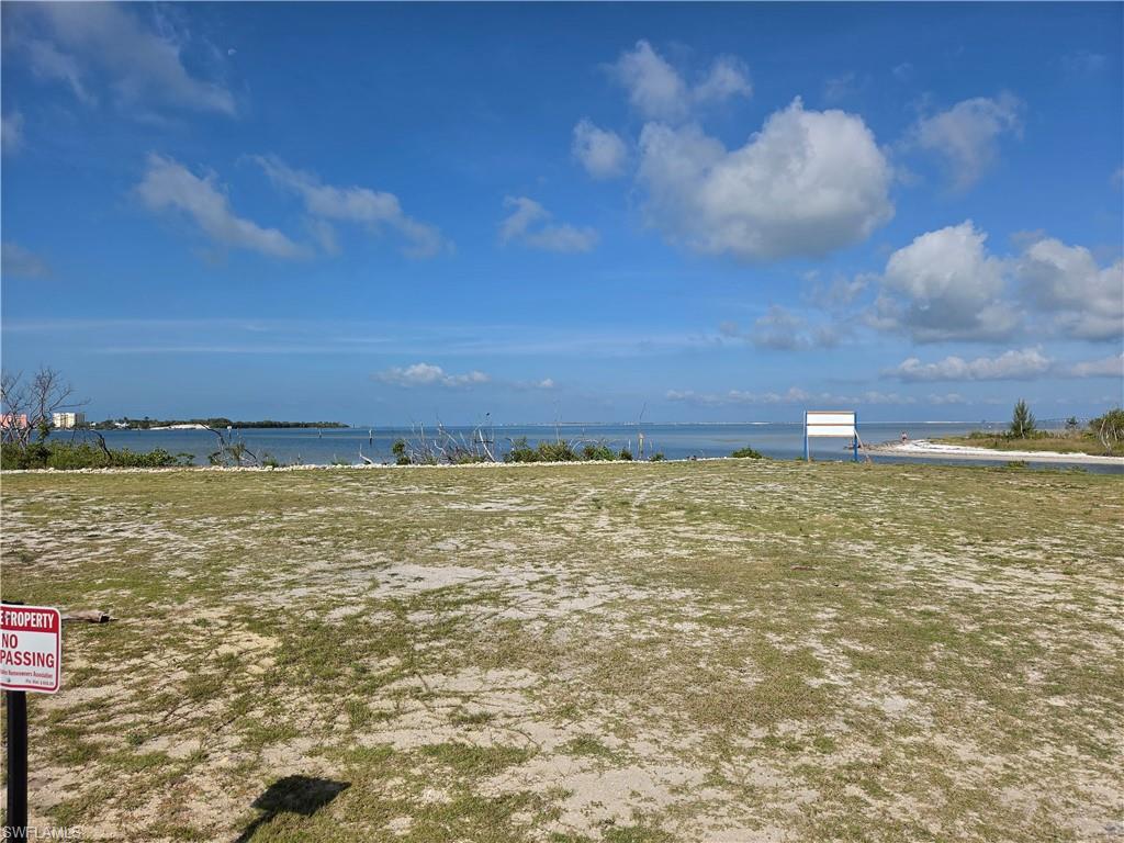 OLD PELICAN BAY - Land