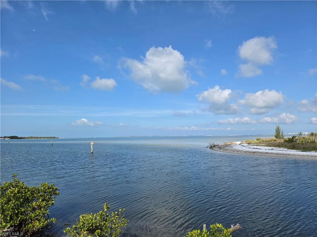 OLD PELICAN BAY - Land