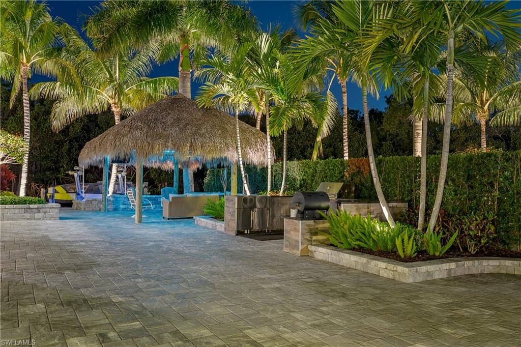 NAPLES MOTORCOACH RESORT - Land