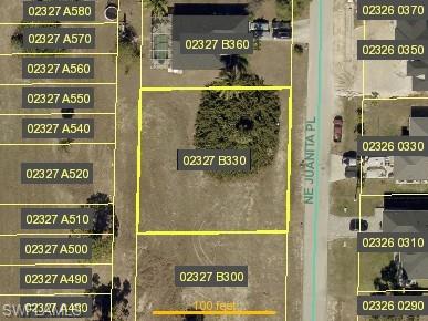 Discover the perfect canvas for your dream home on this oversized lot, offering plenty of space to create the lifestyle you've always imagined! With amply space for a custom residence, pool, outdoor entertaining area and more, this property offers the rare opportunity to design a home that truly fits your vision.