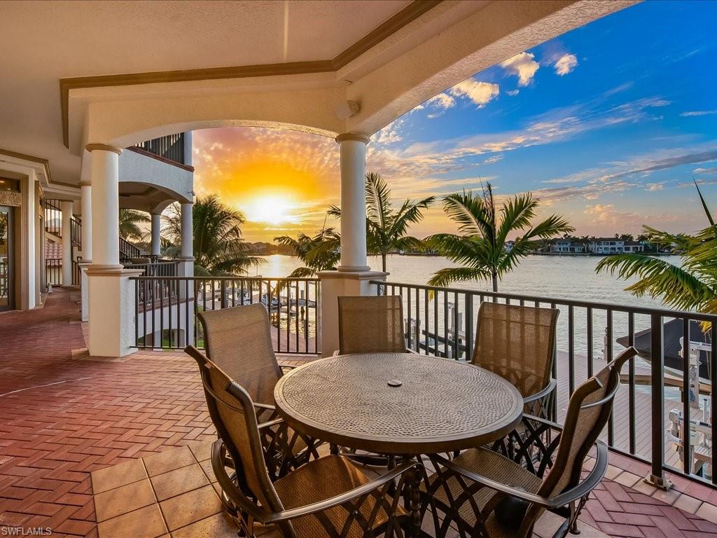 MARCO BEACH - Residential