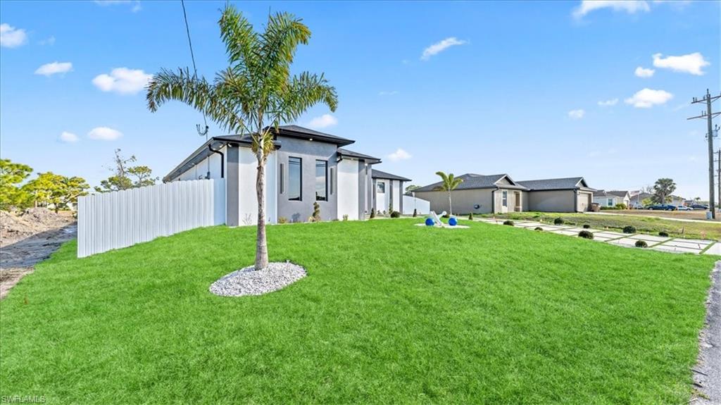 CAPE CORAL - Residential