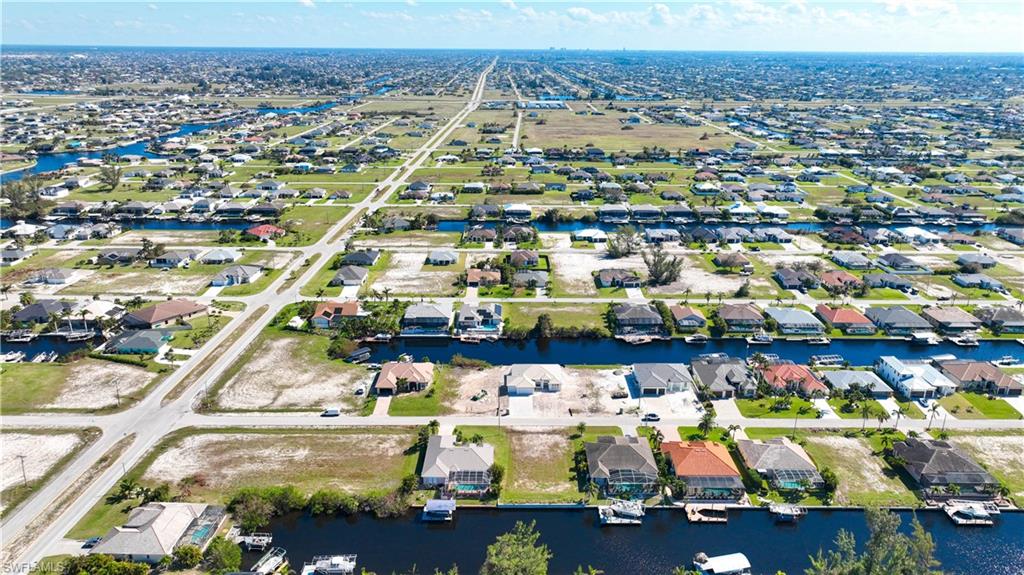 CAPE CORAL - Land