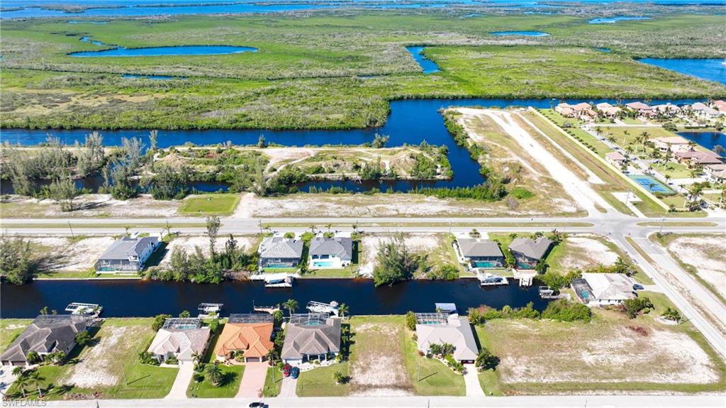 CAPE CORAL - Land