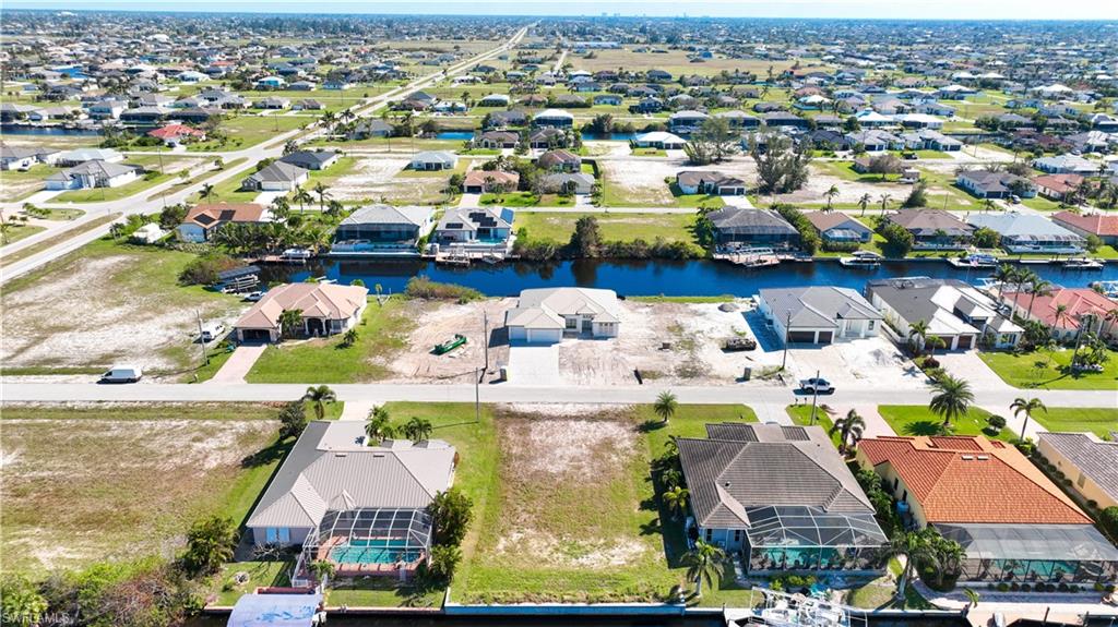 CAPE CORAL - Land