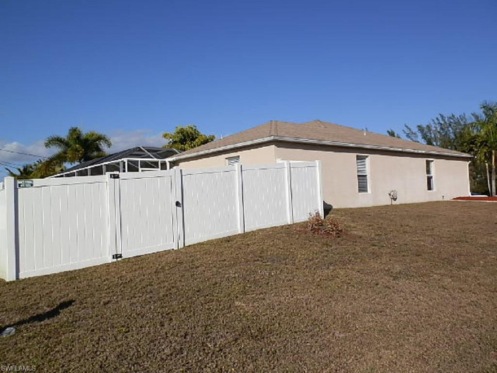 CAPE CORAL - Residential