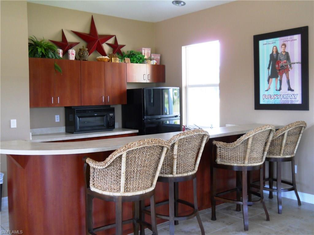 BAYSHORE COMMONS - Residential