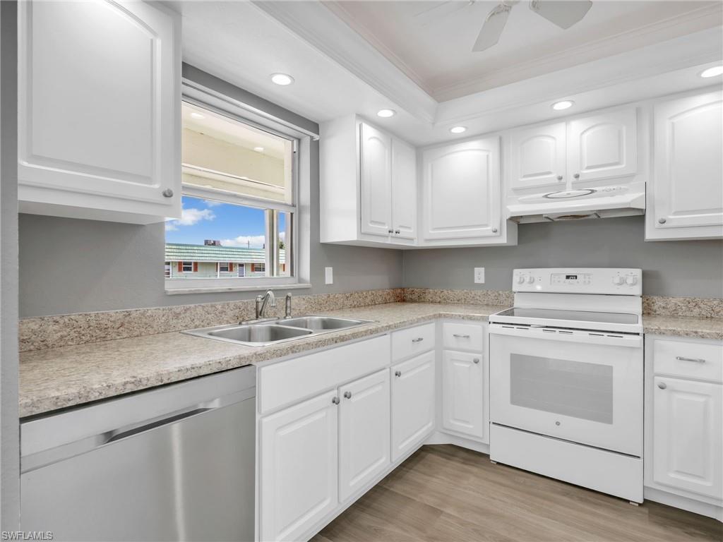 VALLEY STREAM COURT - Residential