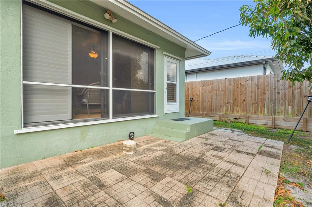 NAPLES PARK - Residential