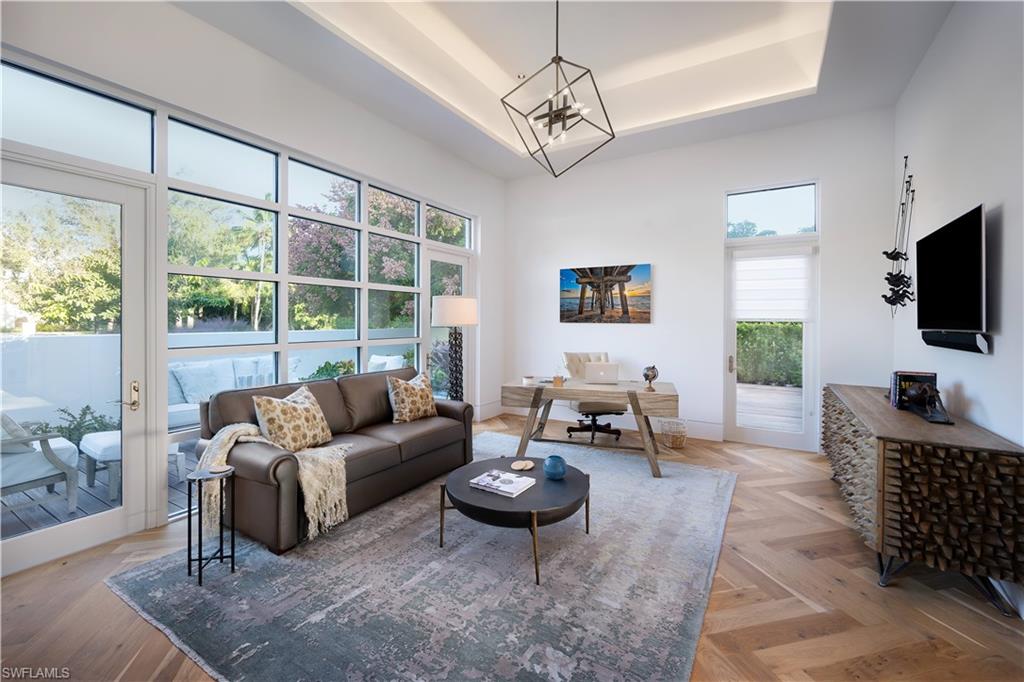 PINE RIDGE - Residential