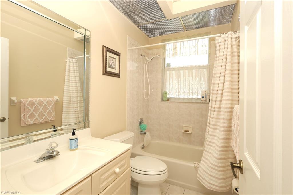 LEXINGTON AT LONE OAK - Residential