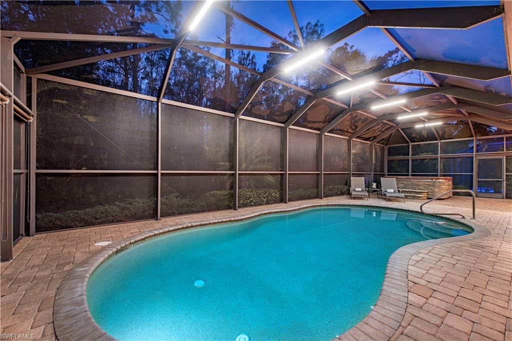 COUNTRY CLUB - Residential