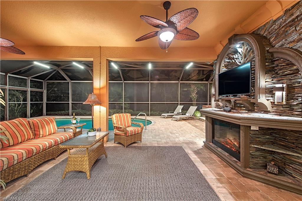 COUNTRY CLUB - Residential