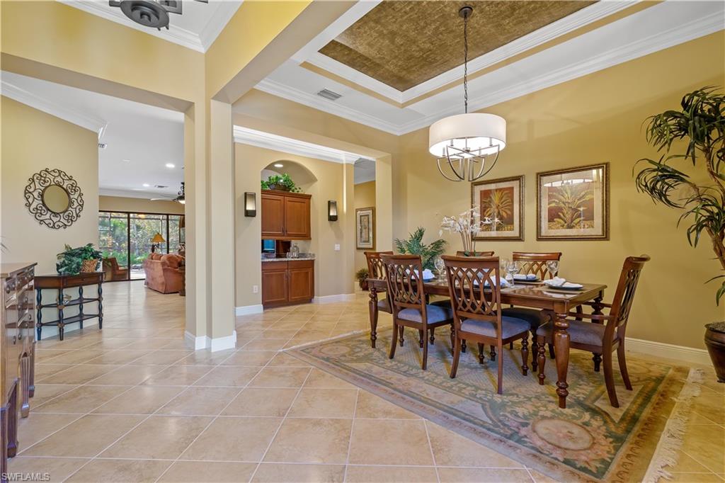 COUNTRY CLUB - Residential