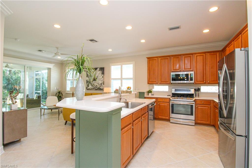 LEEWARD BAY - Residential Lease