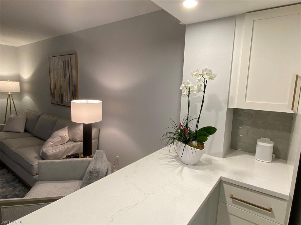 PIERRE CLUB - Residential Lease